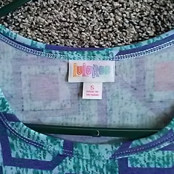 Lularoe Carly - Picture 2 of 3